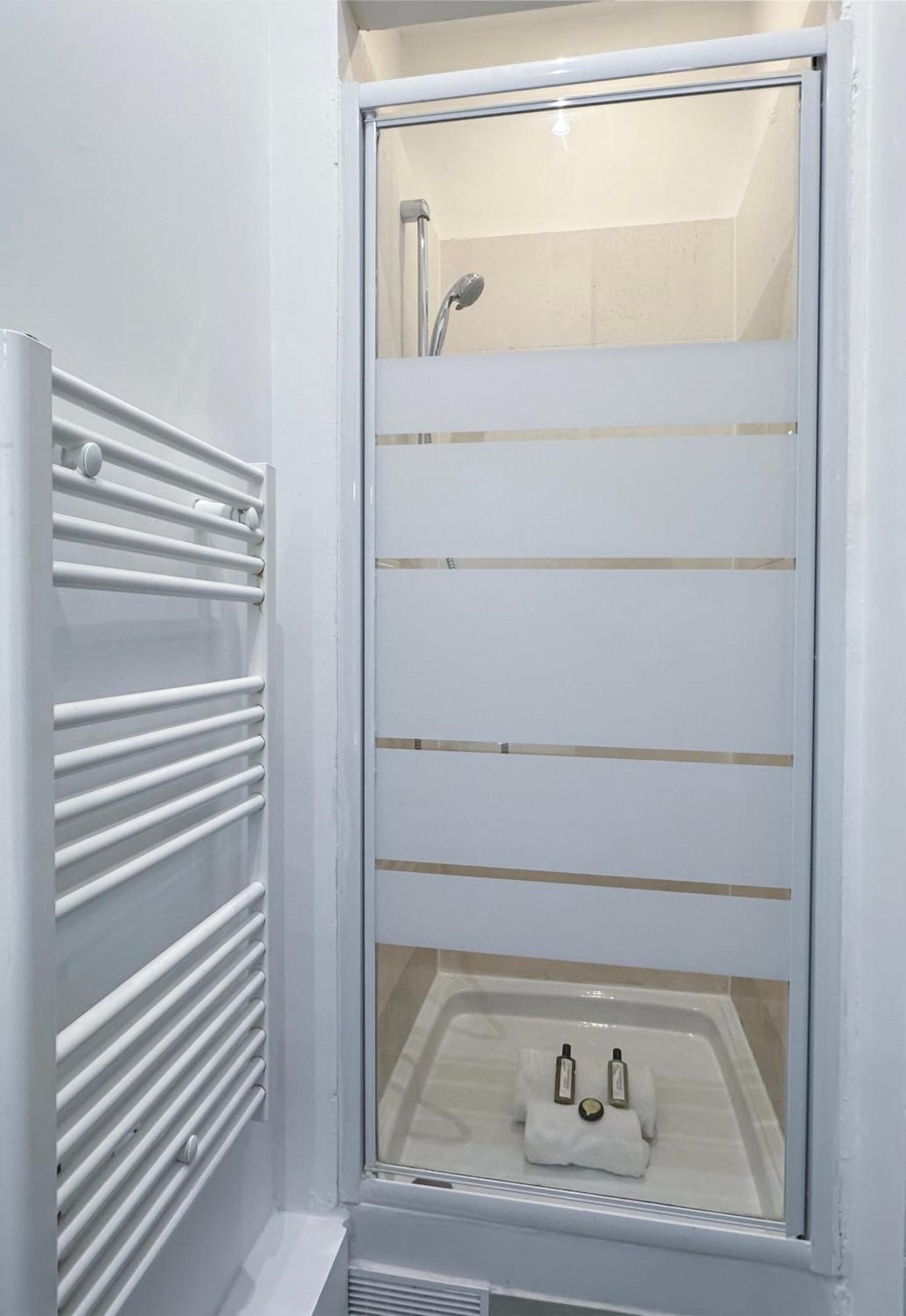 Renovated Champs-Elysees Retreat Lejlighed Paris Eksteriør billede
